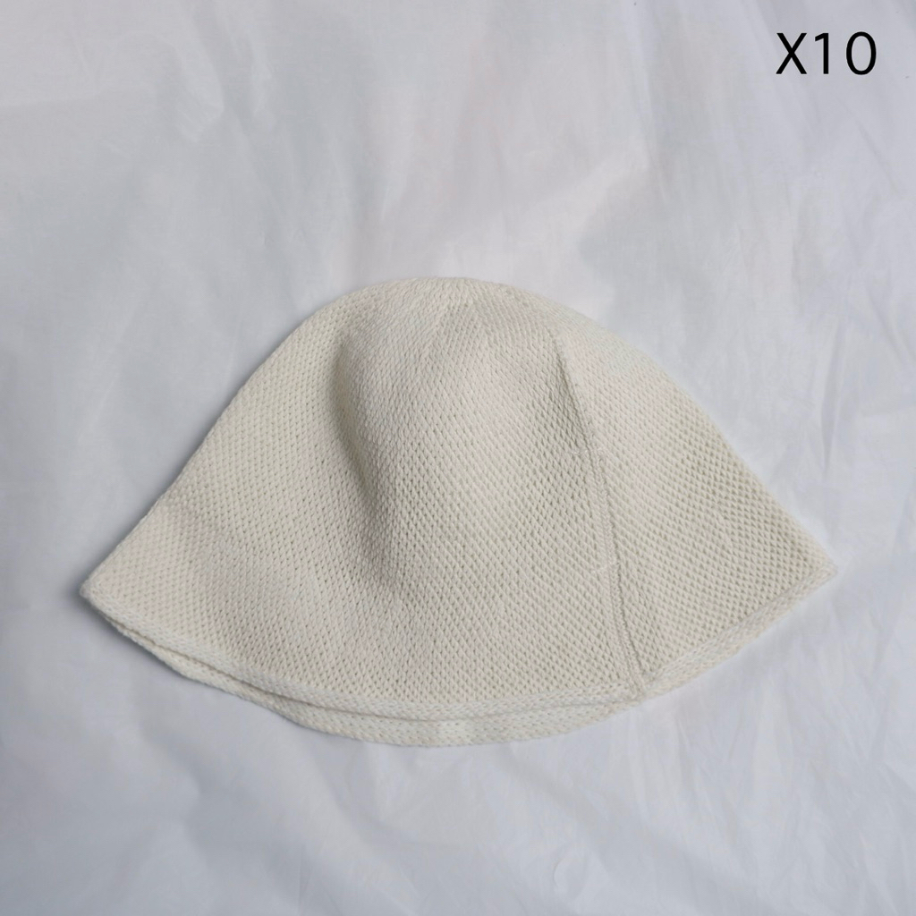 หมวกบักเก็ต ZARA สีขาว