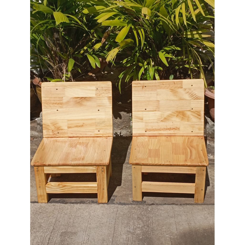 เก้าอี้ไม้ เก้าอี้เตี้ยมีพนักพิง สีไม้ธรรมชาติ ลงเคลือบไม้เรียบร้อย