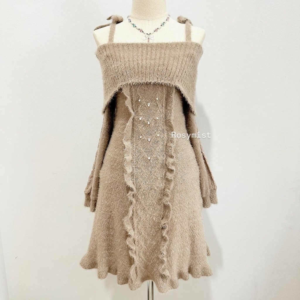 axes femme เดรสปาดไหล่สวยมากๆ