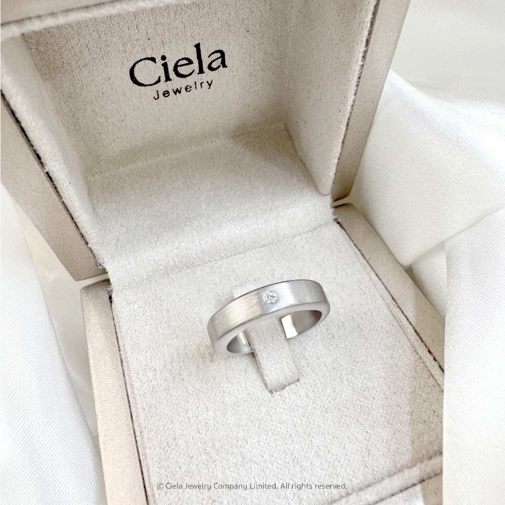 𝐂𝐢𝐞𝐥𝐚 𝐉𝐞𝐰𝐞𝐥𝐫𝐲 แหวนเกลี้ยง / แหวนปลอกมีด พร้อมเพชรแท้ Lab Grown (CVD) 0.03 CT | Silver92.5 ชุบโรเดียม - รูปที่ 2