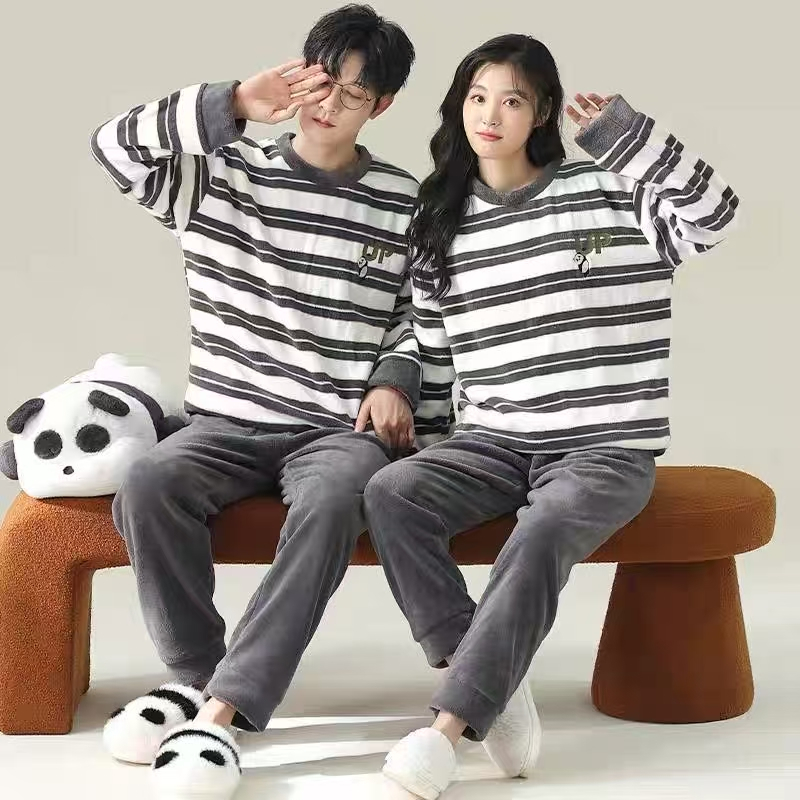 368 Easy ชุดนอนผู้ชายและผู้หญิง ชุดนอนกันหนาวผู้ชายและผู้หญิง ผ้าใยสังเคราะห์ ขนแกะ (ขายชุดแยก) พร้อมส่ง