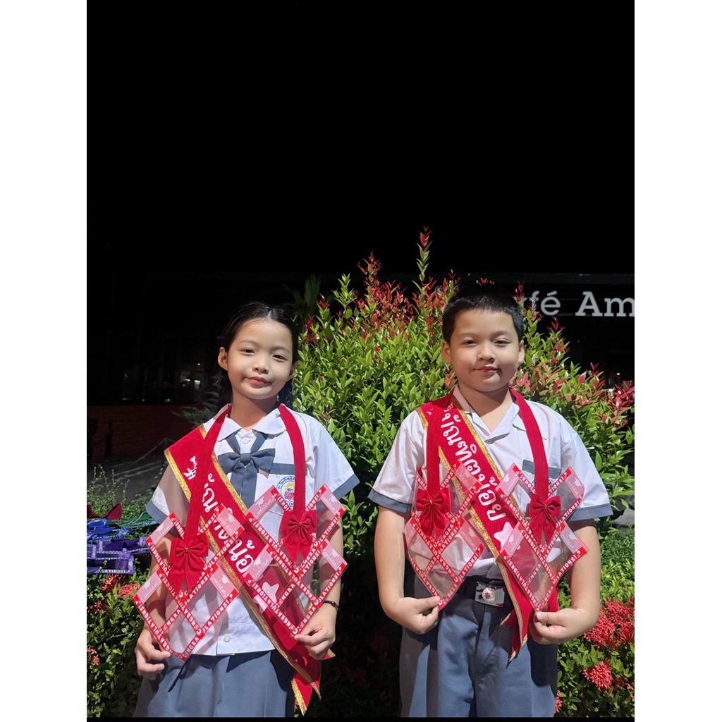 (46) >> เซตสายสะพายบัณฑิตน้อยขอบทองคู่มาลัยหัวใจจิ๋ว