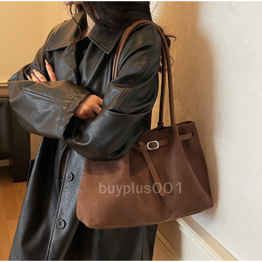 buyplus001 กระเป๋าสะพายไหล่ กระเป๋าถือ หนังกลับ ดีไซน์เรียบหรู ชิคชิค ดูแพง ใส่ไปเรียน เที่ยว ทำงานได้ พร้อมส่ง B-074