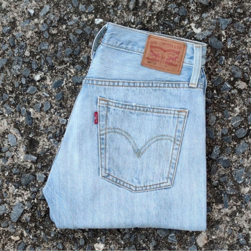 J20/29 กางเกงยีนส์มือสอง 501 CT (แต่งขาด) เอววัดจริง 29" ยาวทั้งตัว 36" ปลายขา 6.2" ผลิต China ปี 20