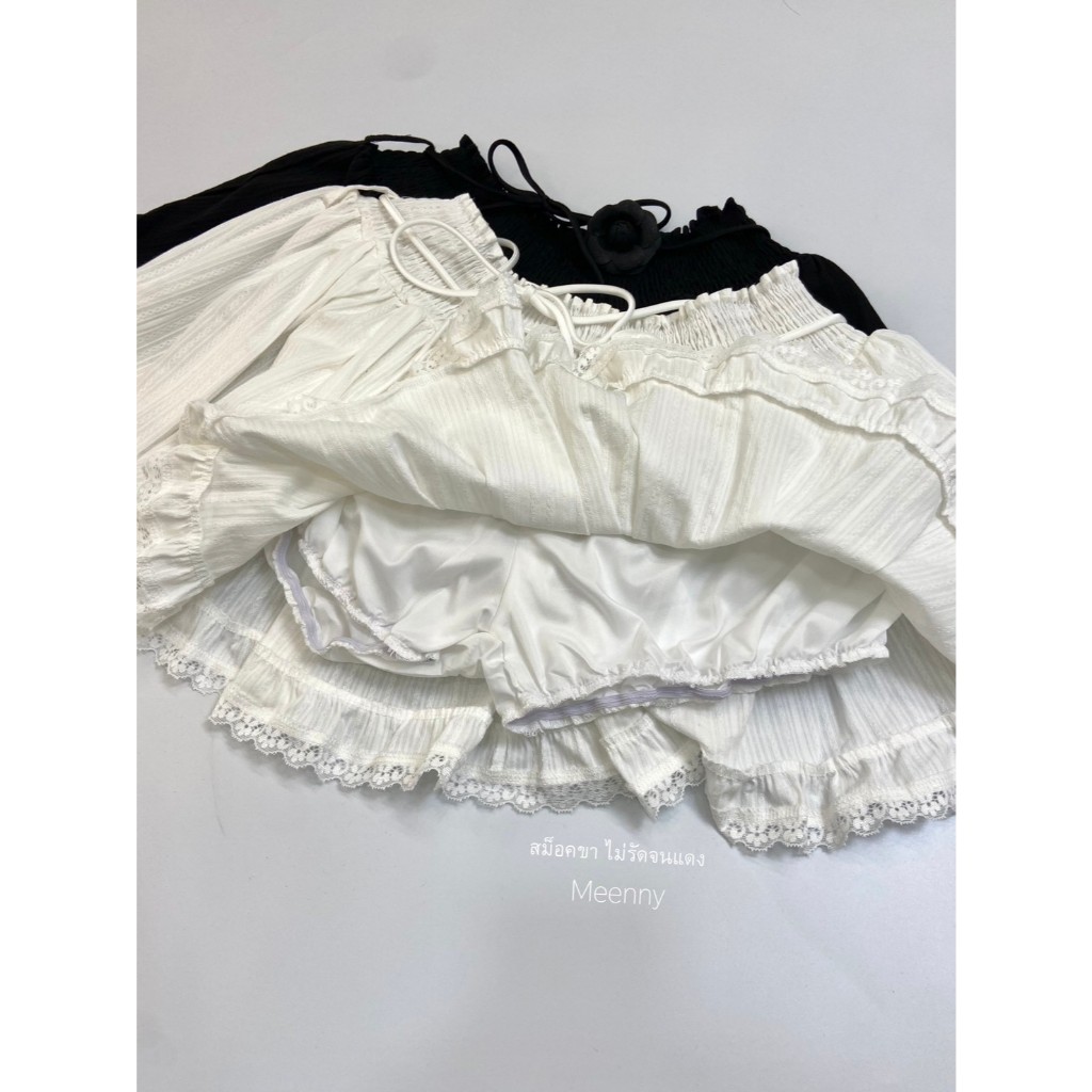 Meenny Closet | LX02 (มีSize) กระโปรงน่ารักเเต่งดีเทลดอกไม้ MEENNY รูปที่ 2