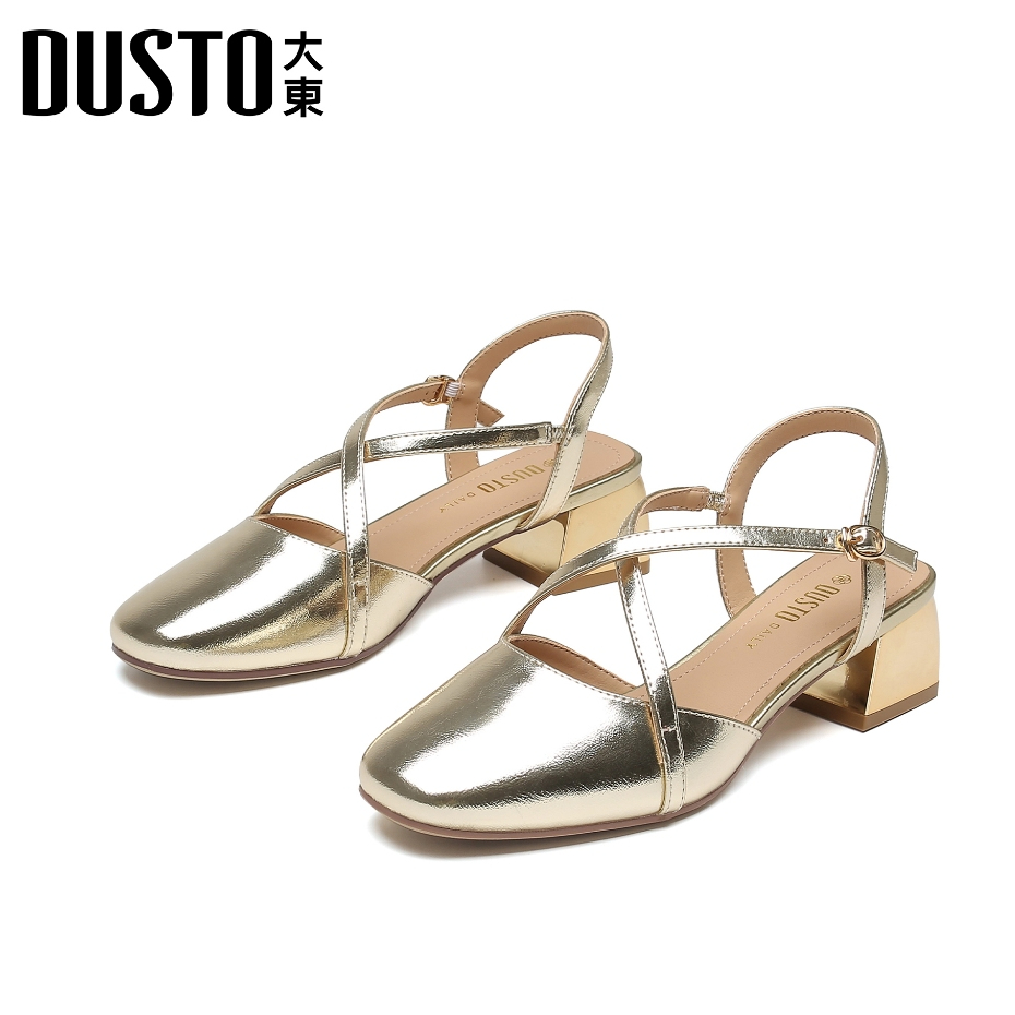 DUSTO รองเท้าแมรี่เจน สีเมทัลลิค ฤดูกาล2025 หัวตัดปลายมน ออกแบบทรงหน้าไคว้ สายรัดส้น รองเท้าแมรี่เจนเสริมส้น 5cm