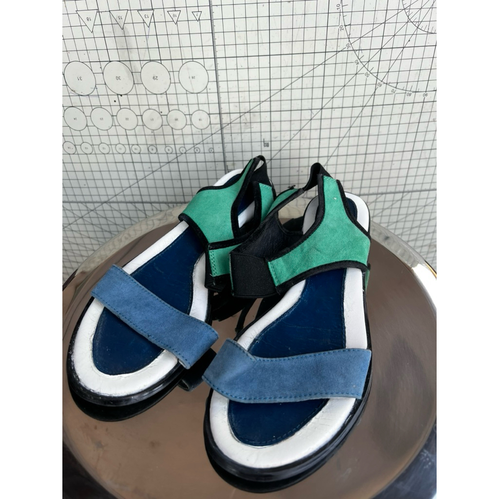 (มือ2)รองเท้าแบรนด์KENZO แท้ แบบสายรัดเบอร์ 36