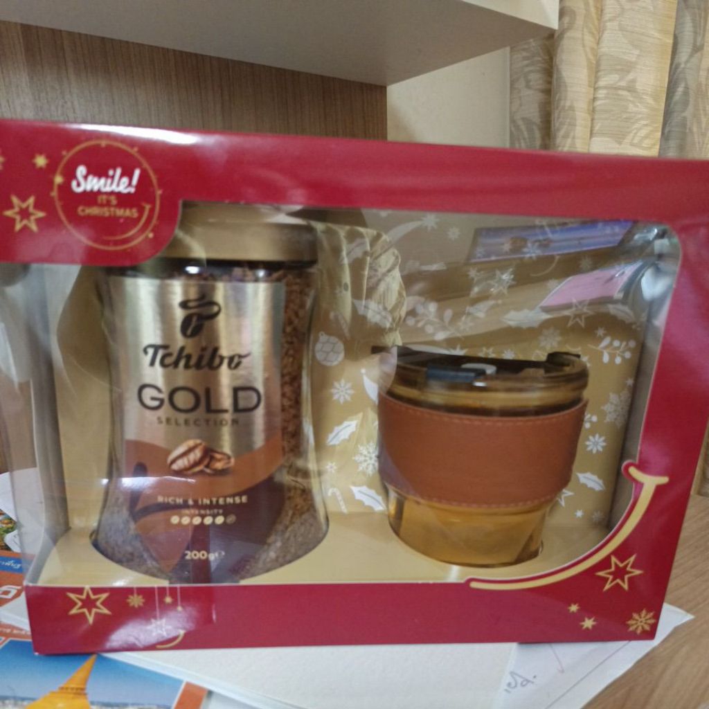 TCHIBO กาแฟสำเร็จรูป ทชิโบโกลด์ ซีเล็คชั่นกิ๊ฟเซท ขนาด 200 กรัม พร้อมแก้วกาแฟ