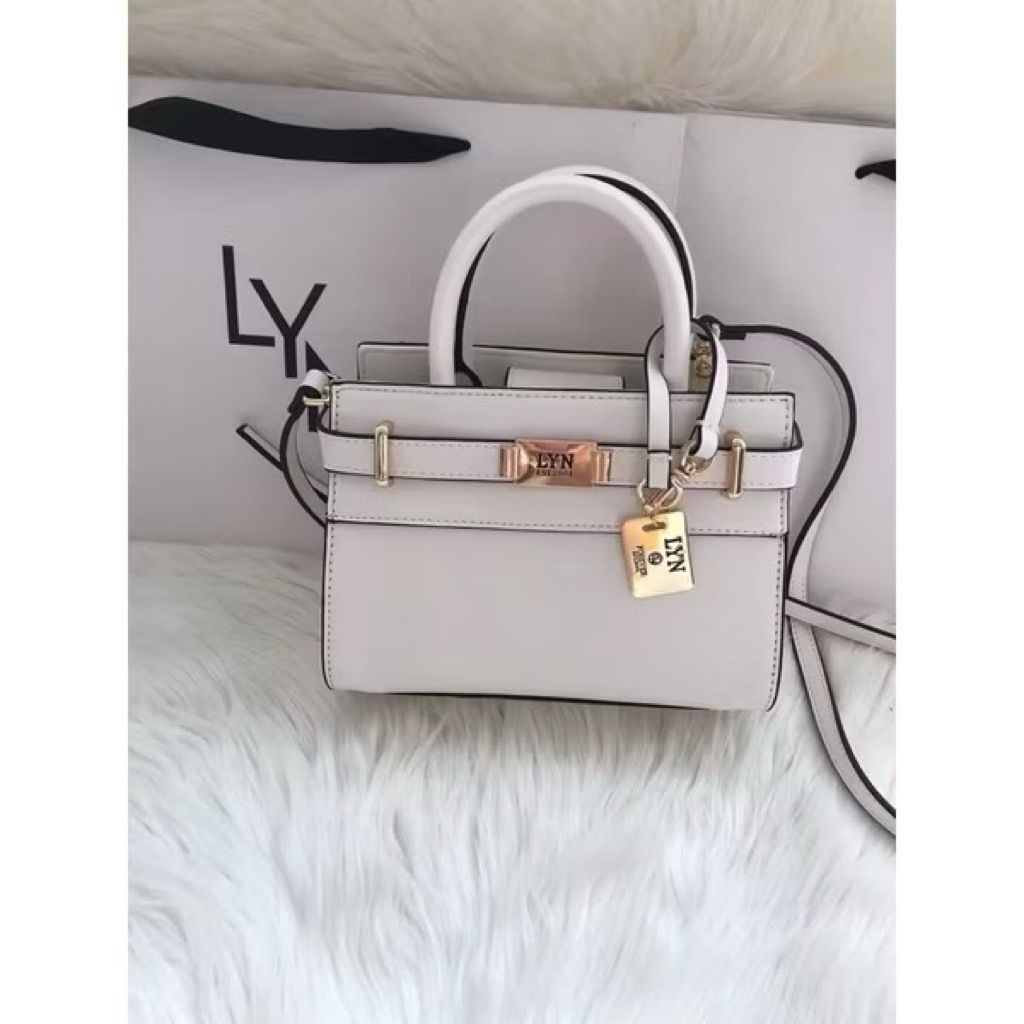 พร้อมส่ง        กระเป๋าหน้าเคลลี่​ ทรงถือ+สะพายข้างสายหนัง​ พร้อมแท็กห้อย,89 ราคา ถูกที่สุด ดีลบีเคเค แกลเลอรีภาพที่ 5