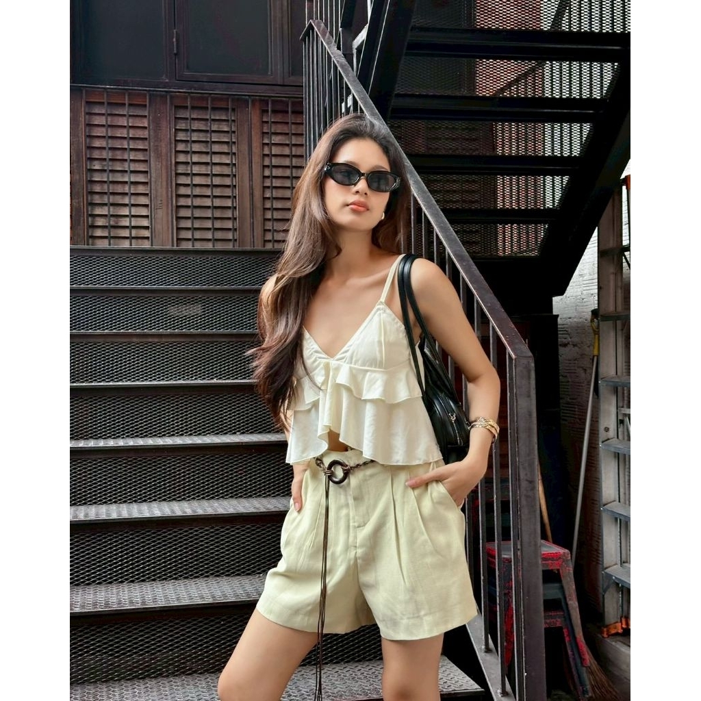 Suzy Shorts ขาสั้นพร้อมเข็มขัด