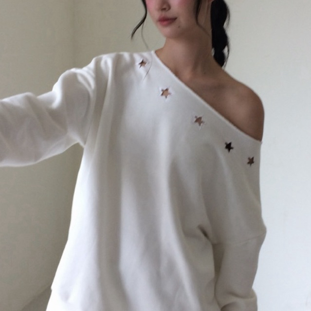 audorhe | Mira off-shoulder sweater ( HEART NO RESTOCK ) ราคา ถูกที่สุด ดีลบีเคเค แกลเลอรีภาพที่ 9