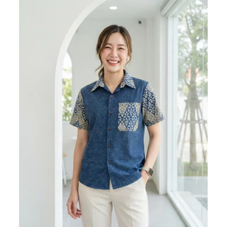 เสื้อพื้นเมืองผู้หญิงคอเชิ้ต ผ้าหม้อฮ่อมสโตน แต่งผ้าลายไทย