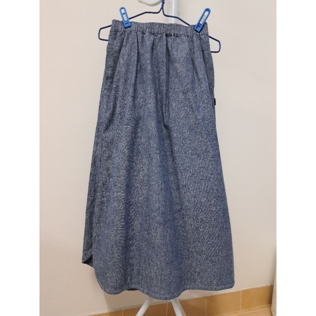 A55.มือสอง กระโปรงผ้ายีนส์สวย