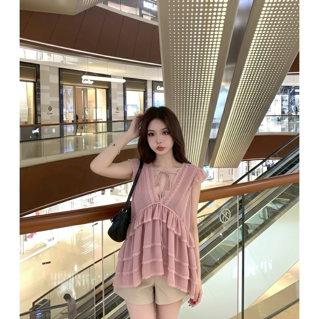 GMT : Swan (พร้อมส่ง SML)ชุดเซทเสื้อสีชมพูแต่งขอบลูกไม้+ขาสั้นครีม - รูปที่ 3