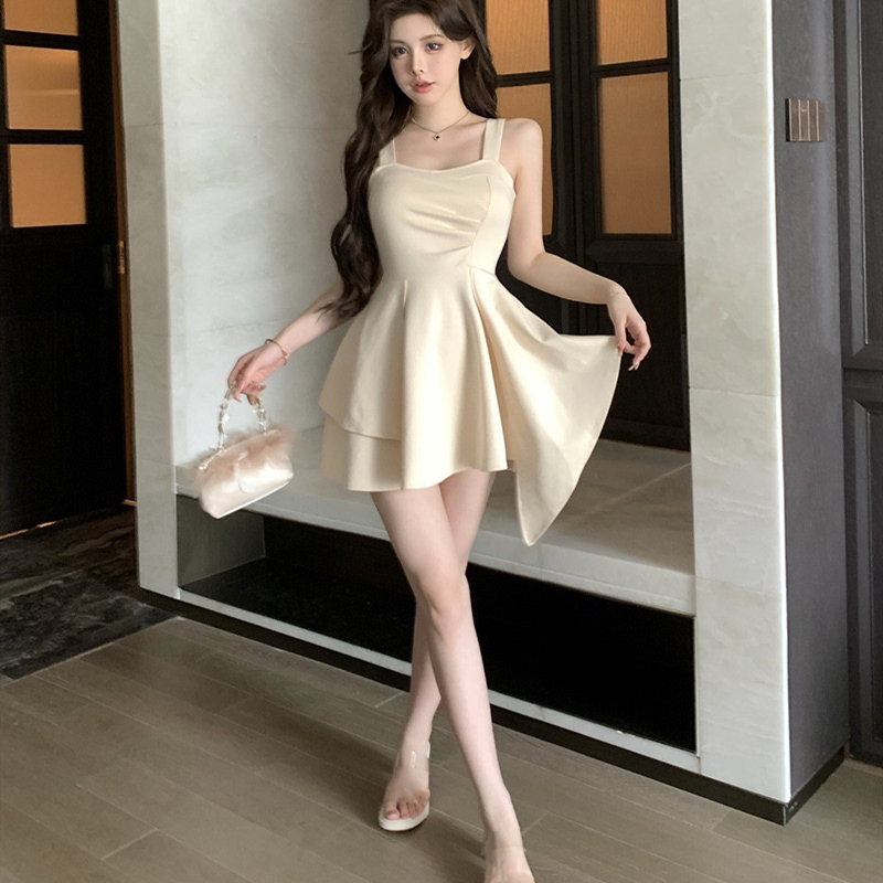 เดรสจับจีบจีบช่วงเอวและกระโปรงทรงไม่สม่ำเสมอ แฟชั่นผู้หญิง 621