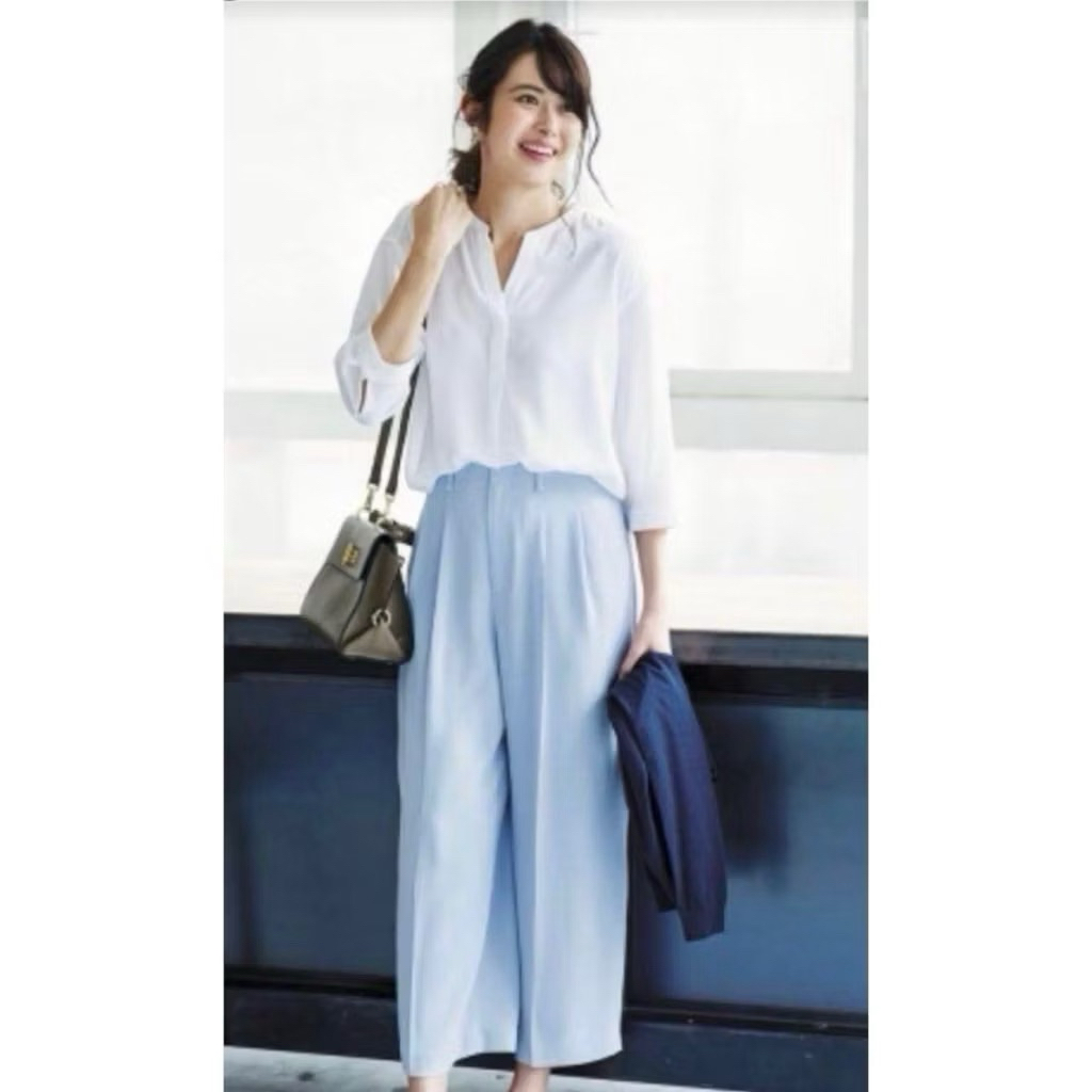 ST178 เสื้อเชิ้ต คอวี ผ้าเรยอน Uniqlo สีขาวออฟไวท์ไซส์ L อกผ้า40“ยาว27“ ผ้านุ่มนิ่มใส่สบาย