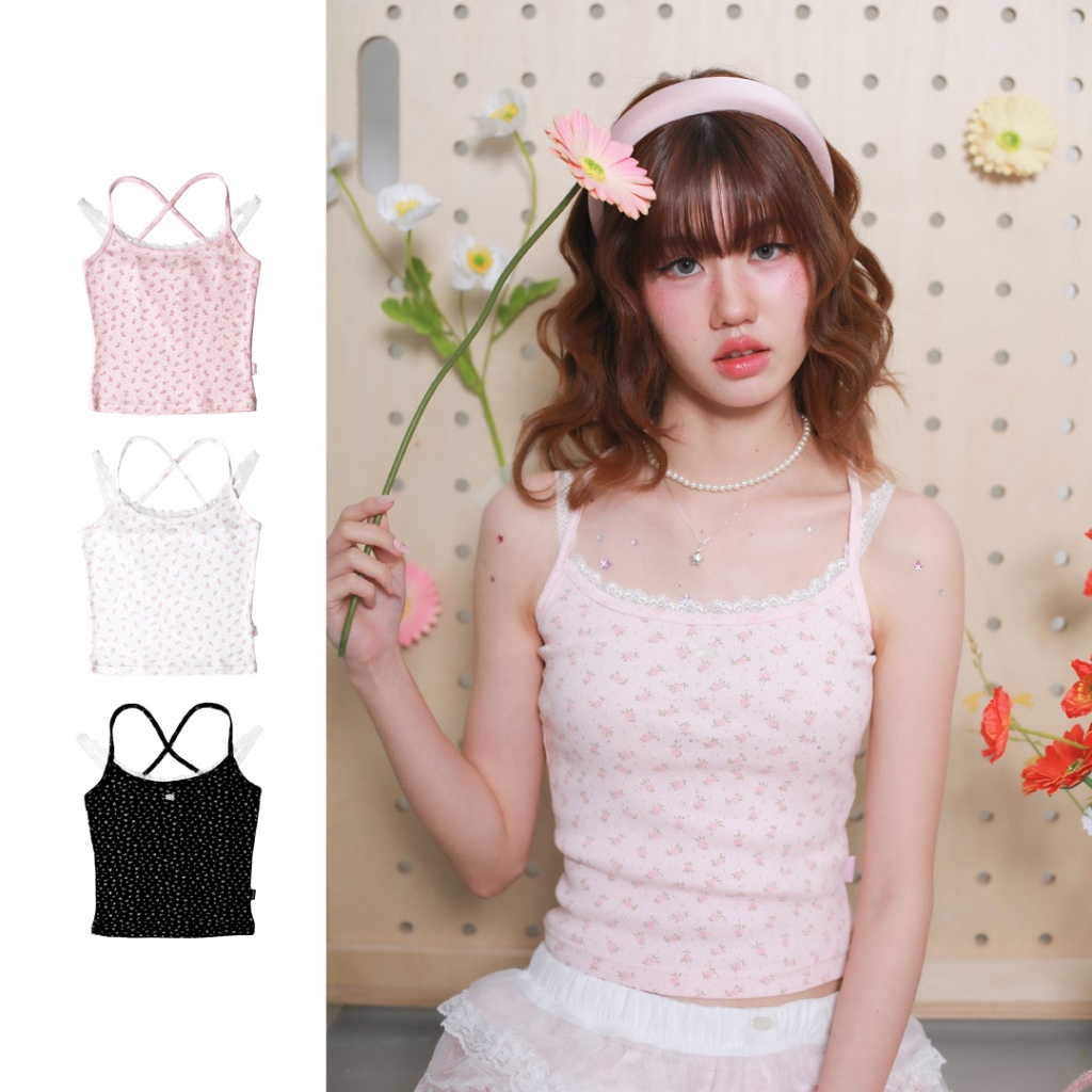 Roselyn Tank Top รีวิว: เสื้อสายเดี่ยวลายดอก ดีไซน์หวานซ่อนเปรี้ยว สไตล์โดดเด่น