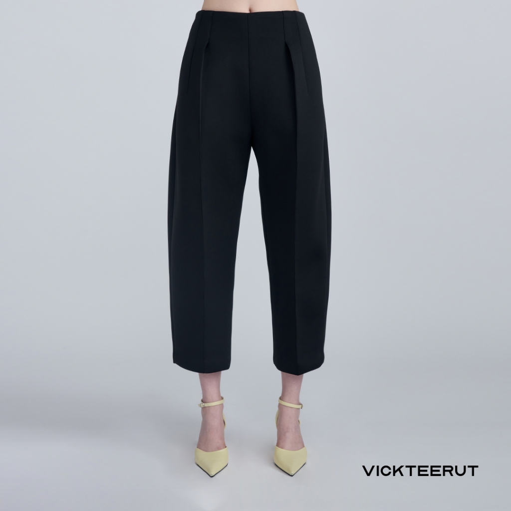 VICKTEERUT Front Pleated Neoprene Trousers กางเกงขายาว ผ้านีโอพรีน จีบหน้า