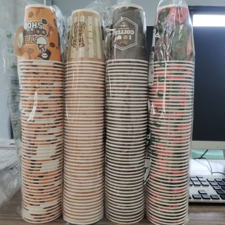 ถ้วยกระดาษ   8ออนซ์   มีหูยกลังตราL.T.Pบรรจุแถวละ20ชิ้นx40แถว
