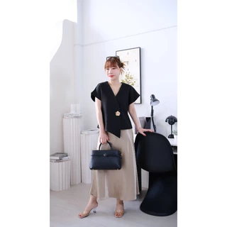 Lawyer Store [5301705] เสื้อคอวี แต่งอะไหล่ดอกไม้ งานผ้าทวิต มีซับใน เนื้อผ้าตัดสูทอัดกาว อยู่ทรง เสื้อคอปก เสื้อแขนยาว