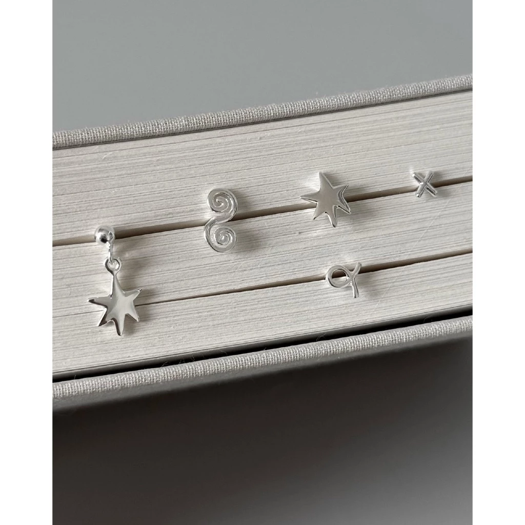 (stud earrings) : DOODLE BITS#02 COLLECTION STUD EARRINGS SILVER925 / ต่างหูปักก้านเงินแท้ (ราคาต่อข้าง) | YOUR WISHLIST