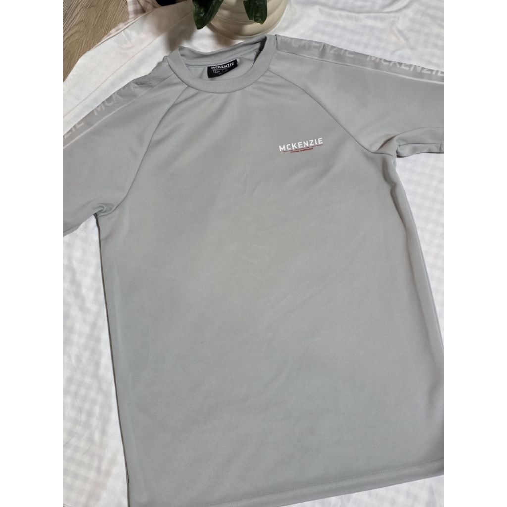 MCKENZIE เสื้อคอกลมผู้ชาย