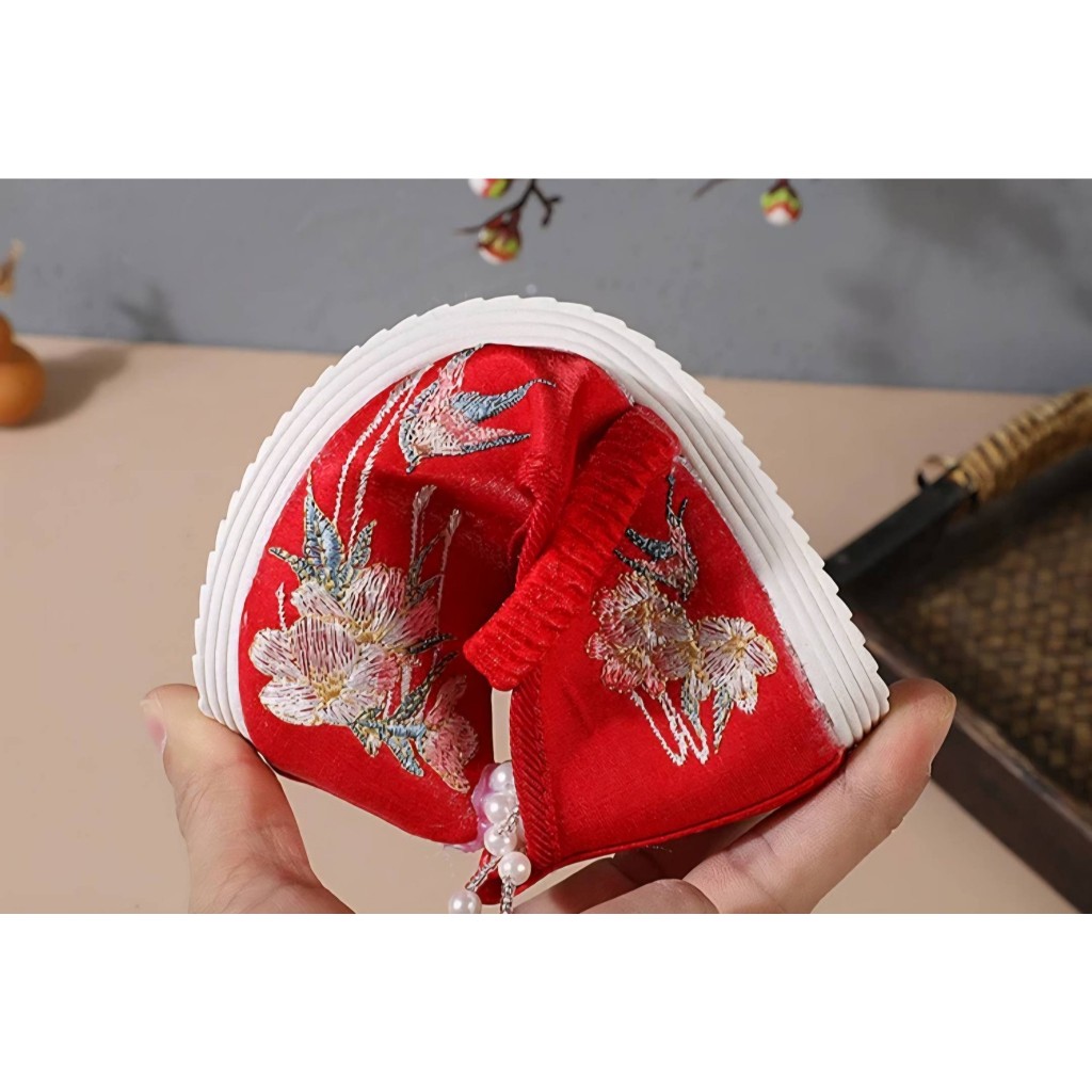 (พร้อมส่งในไทย) รองเท้าจีนโบราณเด็กหญิงสีแดงแต่งมุก รองเท้าฮันฟูเด็ก - รูปที่ 3