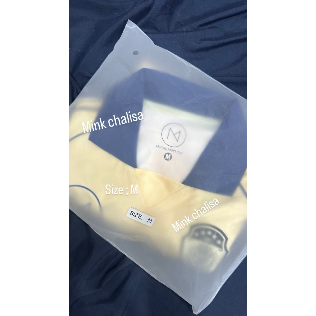 เสื้อ moving and cut สีเหลือง