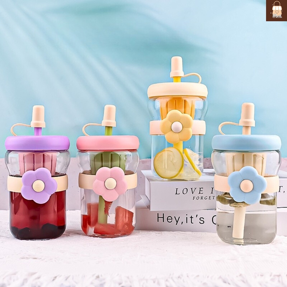 แก้วน้ำดีไซน์ดอกไม้ สไตล์มินิมอล ขนาด 500 ml. มีฝาปิดกันฝุ่นและหลอดในตัว เด็กใช้ได้ผู้ใหญ่ใช้ดี