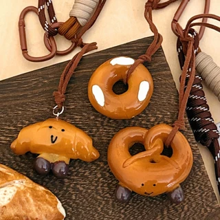 พวงกุญแจ🍞 ขนมปังฝรั่งเศสน่ารัก🥐 ความน่าสนใจตลก🍩 วันเด็ก ของขวัญ ของปัจฉิม พวงกุญแจขนมปังปิ้ง จี้ห้อยกระเป๋าใส่เหรียญ