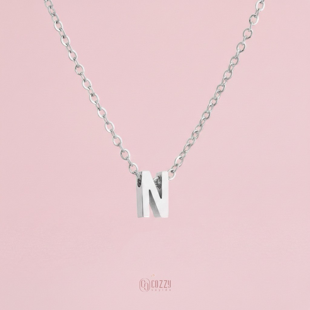Cozzy สร้อยคอตัวอักษร สีเงิน ตัวพิมพ์ใหญ่ N-Z สแตนเลส เลือกความยาว DIY มินิมอล ไม่ลอกไม่ดำ ลงทะเล