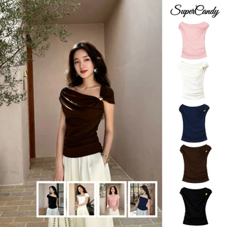 SuperCandy🌷เสื้อเปิดไหล่พร้อมหัวเข็มขัดโลหะ เสื้อยืดทรงสลิมฟิตลำลองพื้นฐาน เสื้อแขนสั้นสีน้ำตาลสำหรับผู้หญิง