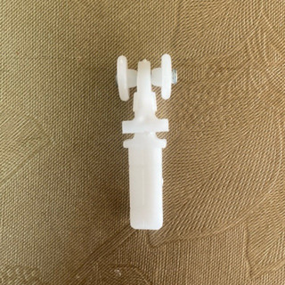 ลูกล้อฉากกั้นห้อง PVC  แบบทากาว  วัสดุพลาสติกเกรด A แข็งแรงท…