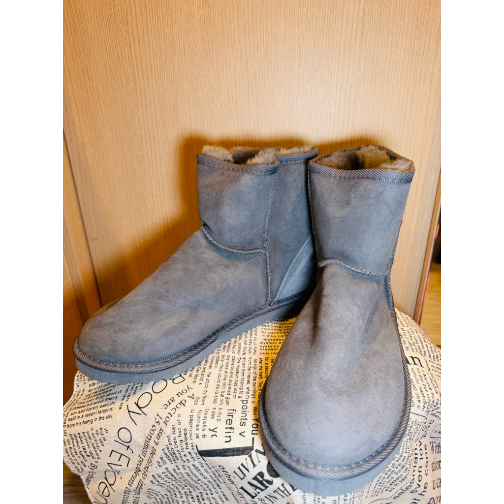 UGG รองเท้าหนังแกะสุดฮิต made in Australia ของแท้ ใหม่เอี่ยม ซื้อจาก shop ออสเตรเลีย