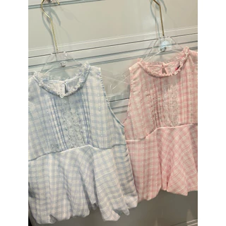 JANIE TOP - เสื้อแขนกุดลายสก็อต ปลายเสื้อบอลลูน (nita.bkk)