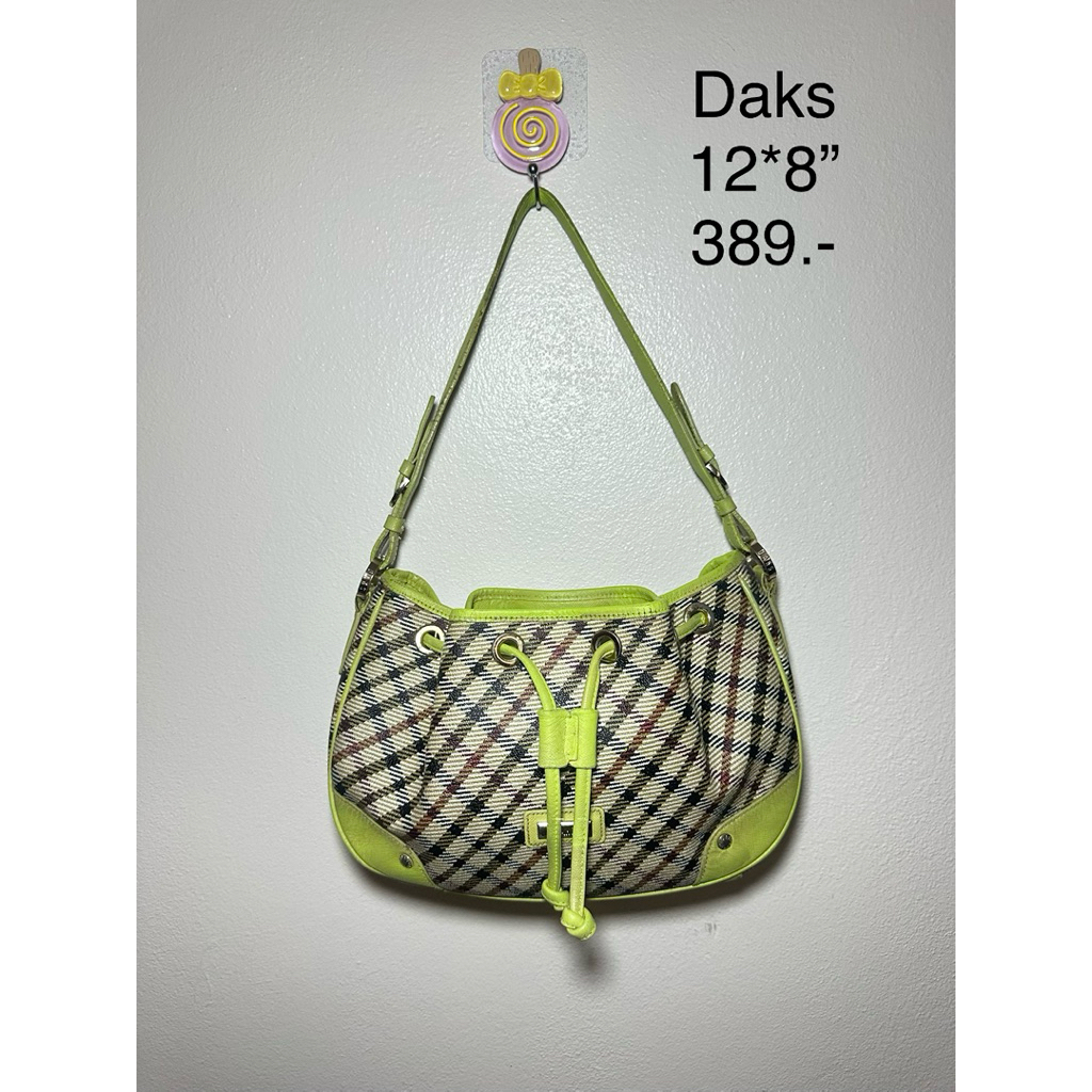 แท้ 💯 กระเป๋ามือสอง Daks ทรงจีบสวยๆ ขึ้นไหล่ได้ อะไหล่เงิน เข้ากันมาก