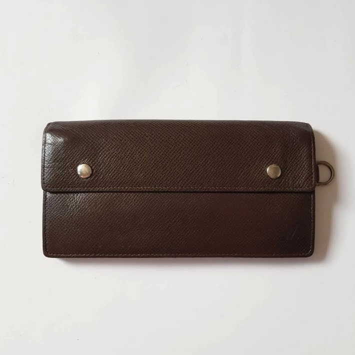 กระเป๋าเงิน Louis Vuitton Long Wallet taiga มือสอง แท้