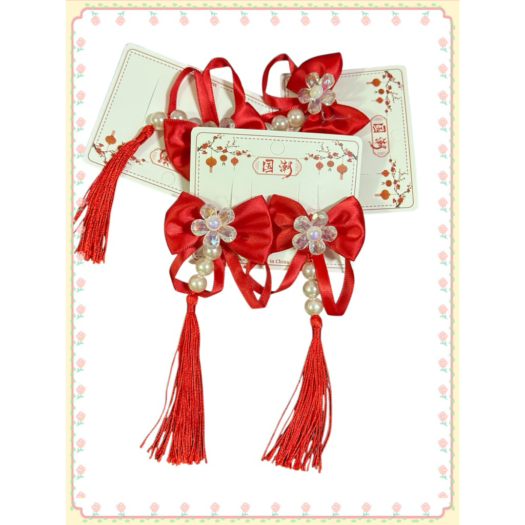 กิ๊บโบว์แดงตรุษจีน ห้อยลูกปัดสีขาว สไตล์ย้อนยุค 1คู่ พร้อมส่งจากไทย