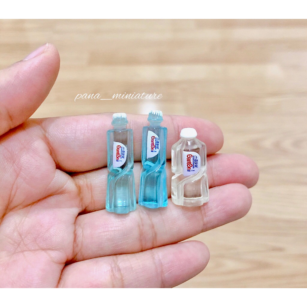 โมเดลขวดน้ำแร่ ขวดจิ๋ว ราคา/ชุด 4 ชิ้น