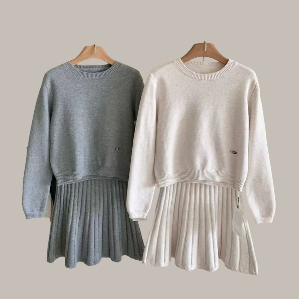 J204 ชุดเซ็ทไหมพรม 2ชิ้น เสื้อทรงหลวมคอกลม กระโปรงสั้นยืดได้เยอะ สวมสบาย จะใส่เข้าเซตหรือแยกใส่ แมทซ์อะไรก็ง่าย