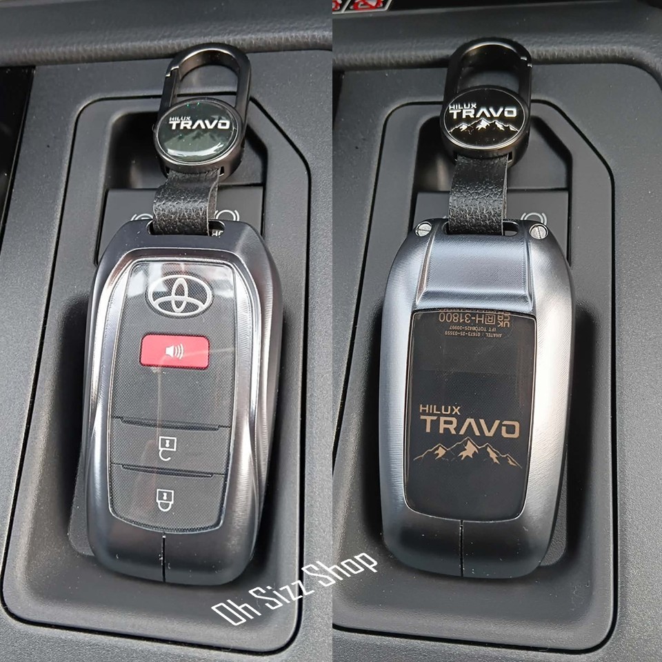 เคสรีโมทรถ  Toyota Travo ใหม่ 2025 วัสดุโลหะอลูมินัมอัลลอย ทรง Sport แผ่นใส TPU  หน้า และด้านหลังดำใสทรู  (Aluminum Allo