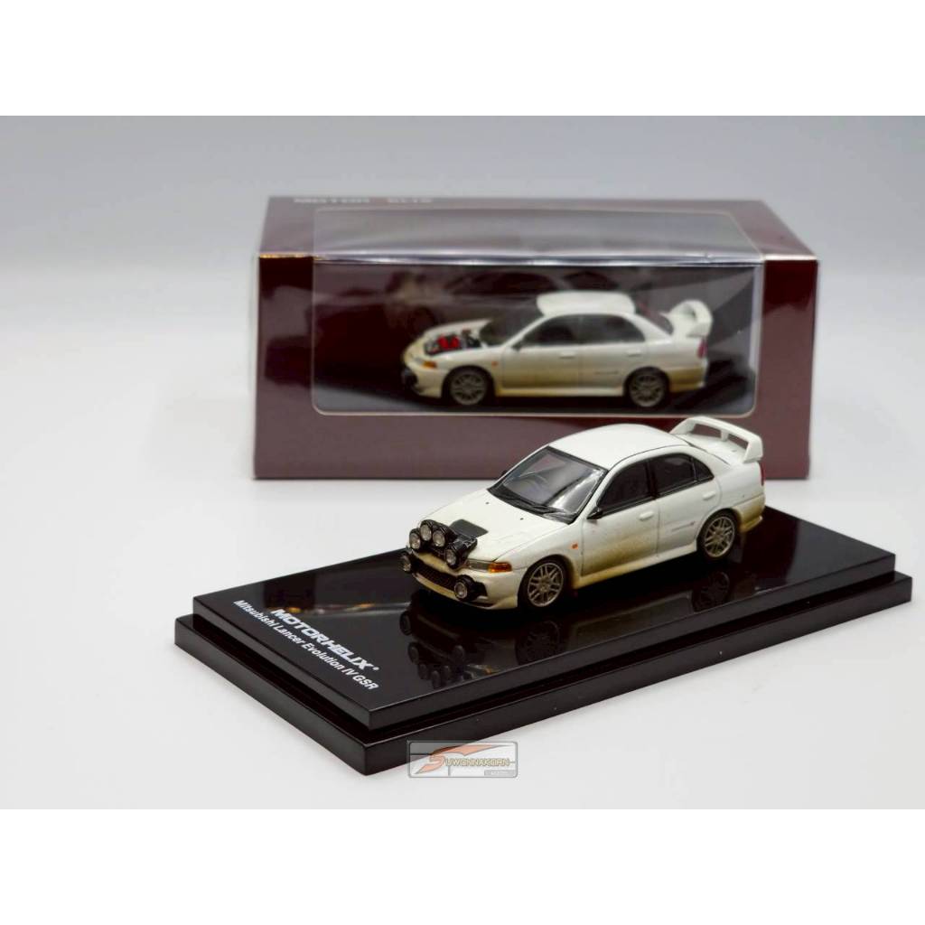 MotorHelix 1/64 MItsubishi Lancer Evolution IV Scotia White