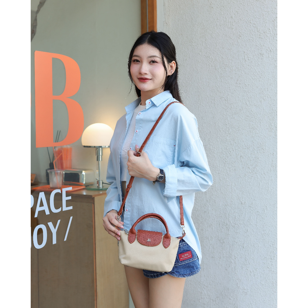 กระเป๋ารุ่น TARA Nylon New arrival วัสดุกันน้ำ มีปลายทาง