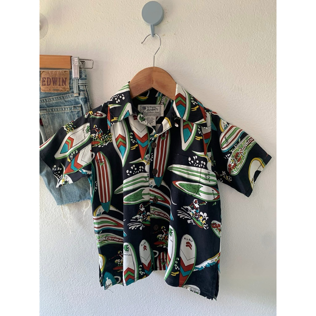 เสื้อฮาวายเด็ก AVANTI Authentic Hawaii 🌴 เสื้อฮาวายแท้ ผ้าไหม 100% ลายเซิร์ฟวินเทจ ผ้าอย่างดี size :