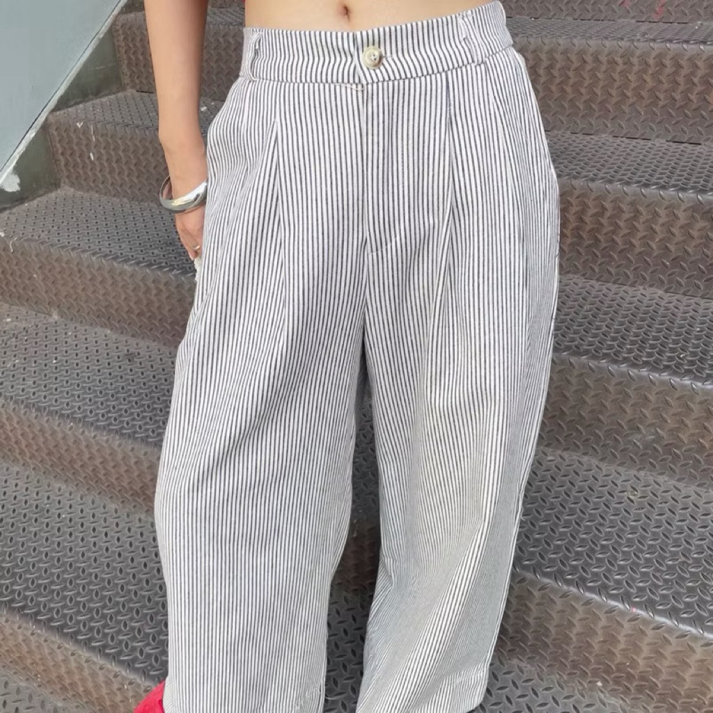 กางเกงลายทาง knockknock