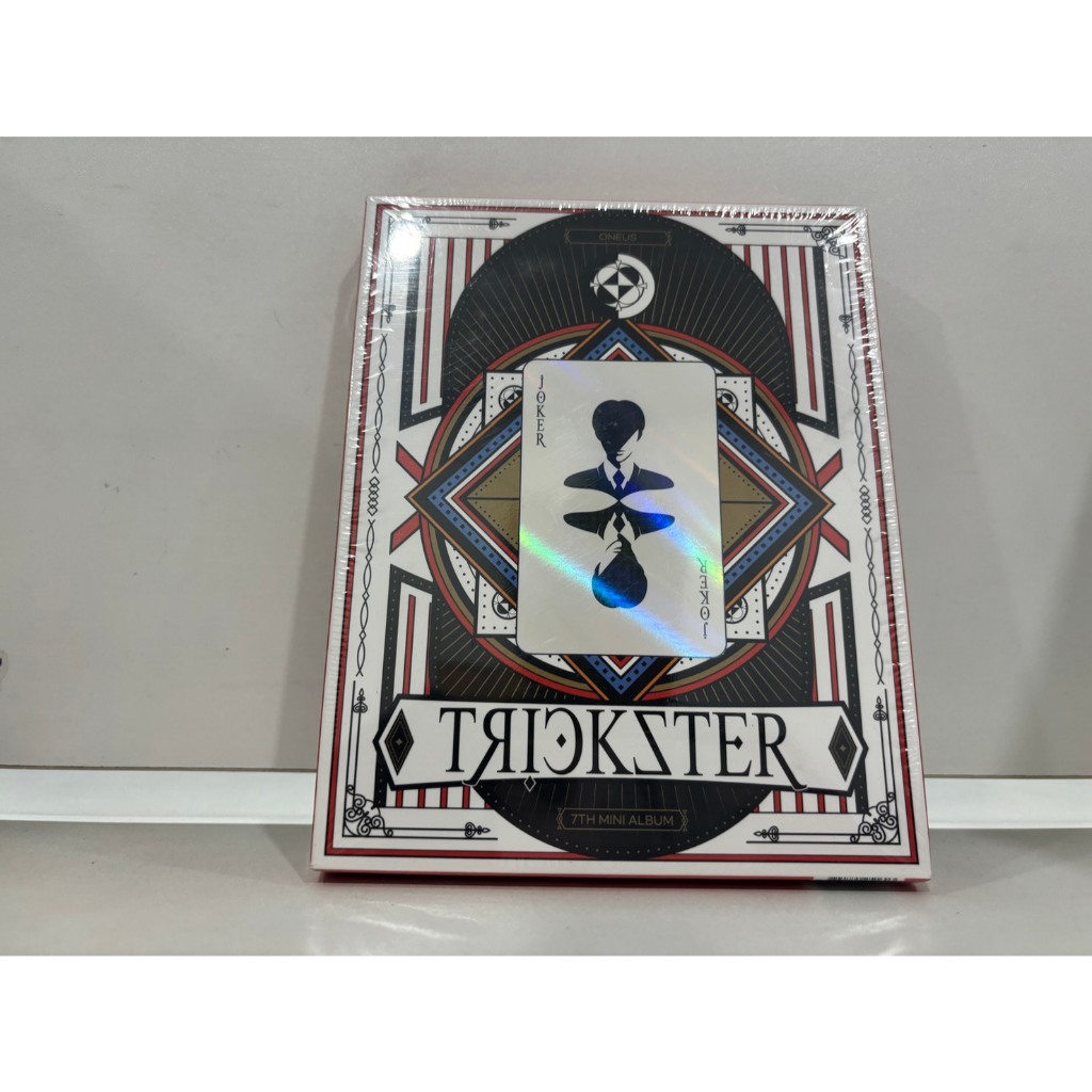 1 CD MUSIC  ซีดีเพลงเกาหลี    ONEUS - TRICKSTER (JOKER ver.)  (R2B52)
