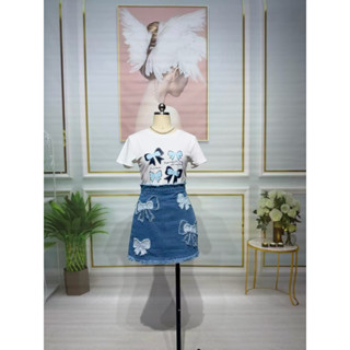 ชุดเซตกระโปรง เสื้อยืด+กระโปรงยีนส์ ปักโบว์ งานป้าย chalita