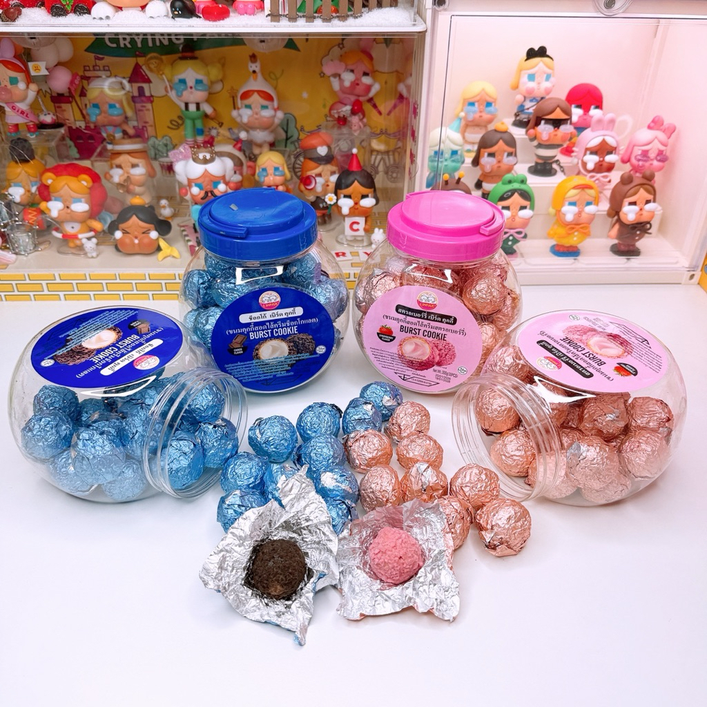 ช็อกโกแลต และ สตรอว์เบอร์รี่ เบิร์ดคุกกี้ คุกกี้ลาวาไส้ครีมนม ( 1 กล่อง 30 ซอง )