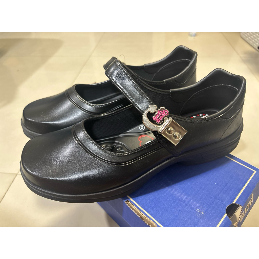 รองเท้านักเรียน gerry gang