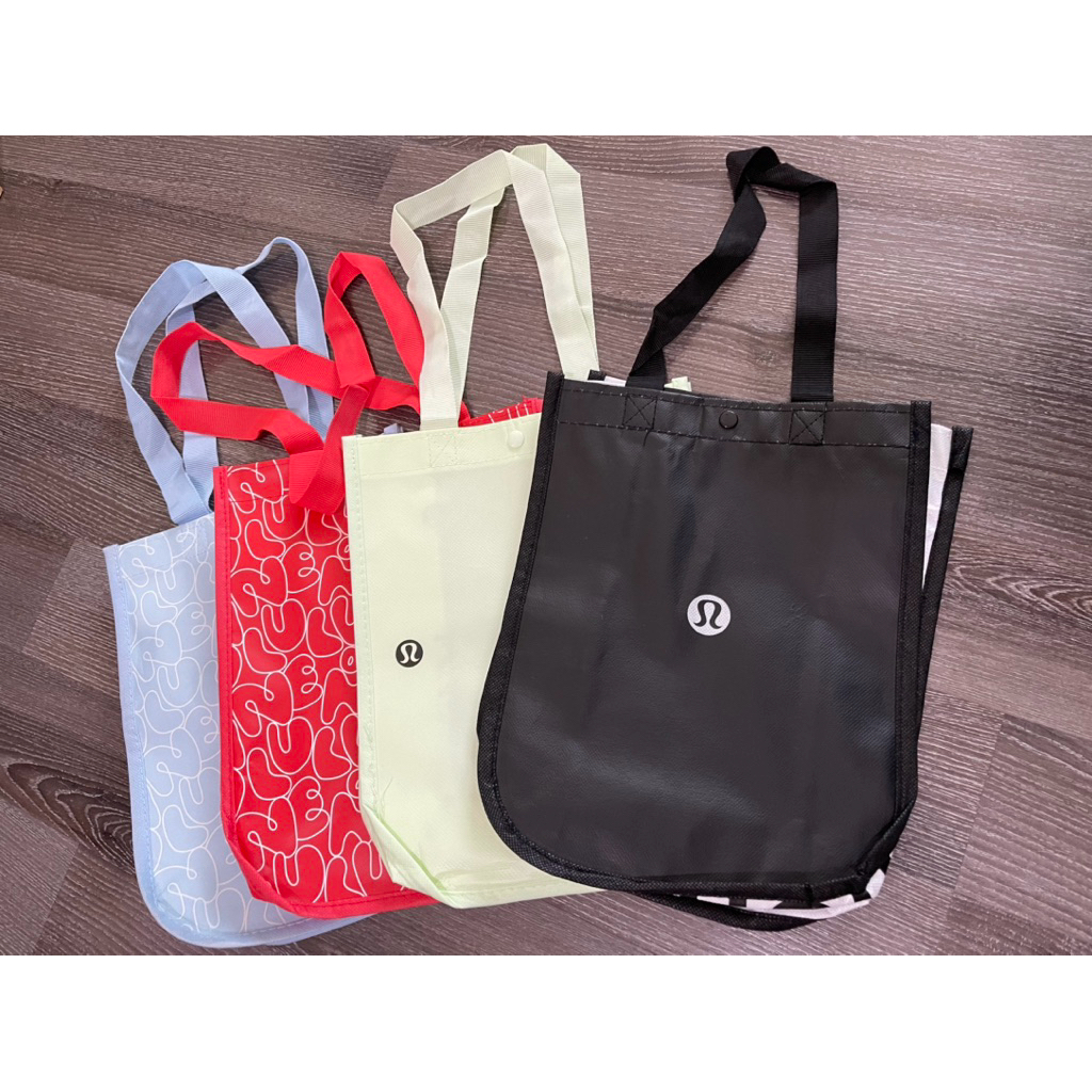 Lululemon Shopping Bag ถุงชอปปิ้ง lululemon แท้พันล้านเปอร์เซ็นต์ ไซร์เล็ก